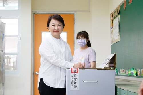 1140726台中三立委罷免案不通過 市長盧秀燕：政治應不分黨派、消除仇恨 副市長鄭照新：台灣的民主仍舊閃耀！  |優質節目|生活小調