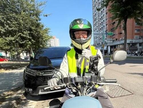 1141019車牌字母偷換秒識破 台中最強開單員眼明手快通報警方拖吊