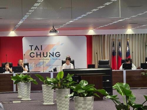 1141028體貼女性運動需求 盧市長：延長泳池月卡期限、打造友善運動環境