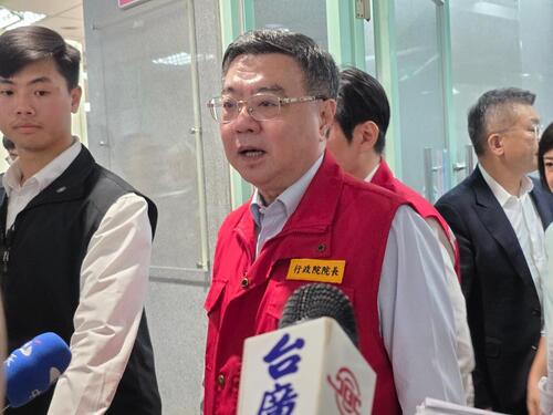 1141030肯定文山掩埋場廚餘去化明顯改善 卓院長：在「最小範圍、最短時間、最小損害」控制疫情 提供一級生產鏈產業補助輔導方案減輕衝擊 盧市長：配合中央政策 確保防疫與環保並行