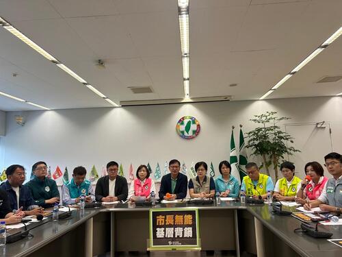 1141103動保處鄭姓人員逕自入豬瘟案例場清消 台中市政府：嚴處絕不寬貸！江肇國議員送盧市府一首歌：沒出息！陳雅惠議員：不要再推給基層！