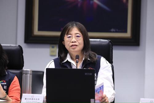 1141104二0二五台中國際花毯節本週開跑 觀旅局長陳美秀：今年以卡通頻道《飛天小女警》為靈感 盧市長：拚經濟、拚觀光、拚市民的好生活一刻不能停