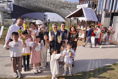 1141221喝咖啡、看夕陽一次滿足！盧市長打造中央公園新亮點Funkyland成社群打卡熱點