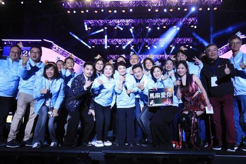 1141231台灣最強跨年在台中！蕭敬騰獨家開唱湧30萬人潮 盧市長4字超短致詞「馬麻愛你」再刷紀錄