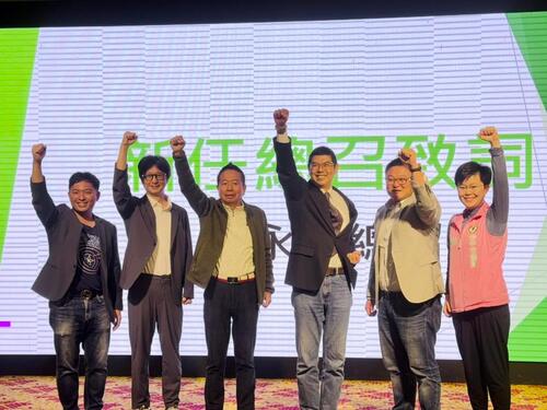 1150119民進黨台中市議會黨團交接 總召周永鴻宣示打造「戰鬥團隊」服務市民不分黨派