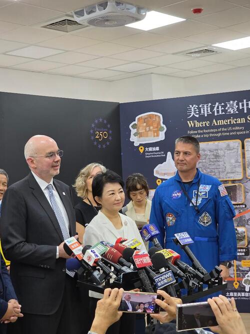 115423賴總統非洲行臨時喊卡 盧市長籲：強化外交能力、建議請教小英總統  AIT批：威嚇行為 美方持保留甚至不樂見的態度產品圖