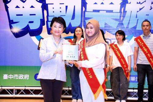 1150430「勞動榮耀」勞動界奧斯卡在台中！ 盧市長：勞工朋友是國家、城市與家庭最堅實的力量及驕傲