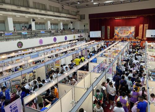1150528中市表揚457位國中技藝優秀學生 教育博覽會展現適性學習成果