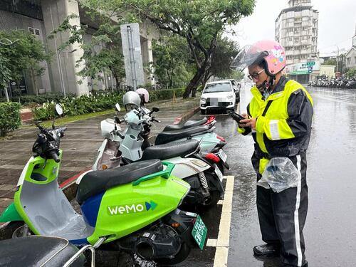1150629智慧停車更有人情味！中市交通局攜手收費員守護16萬停車格