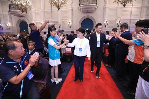1150708中部五縣市首長、企業界齊聚「中部地區企業座談會」 盧市長：公私協力打造全球無人機產業重鎮