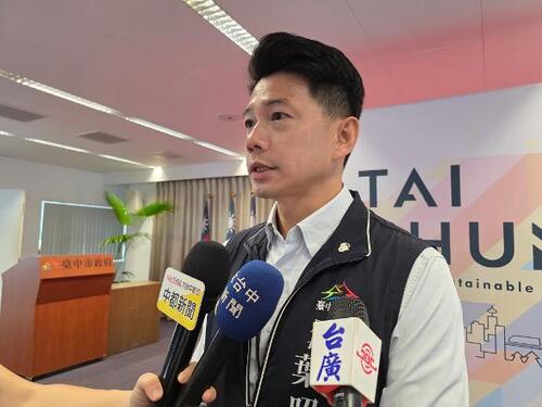 1150721斑馬線加寬、行人安心走！盧市長：行穿線彈性加寬 守護行人每一步 交通局長：紅燈不用等那麼久！中市67處路口試辦夏日號誌減秒 停等少15至25秒