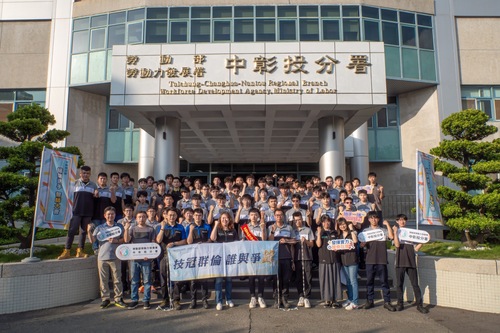 1150723中彰投分署102名選手出征全國技能競賽 木工選手李爗墉再戰全國拚金牌！
