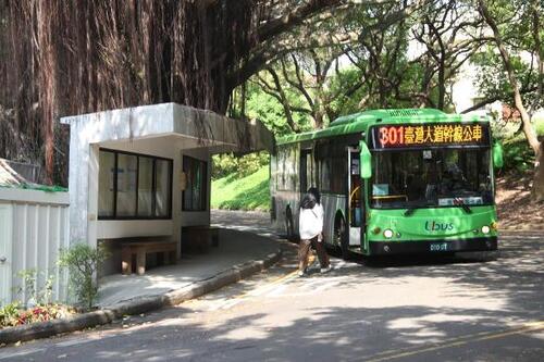 1150726打造安全通學網！ 中市28條路線公車進校園 鼓勵學生搭乘公共運輸