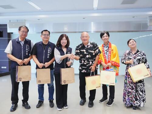 1150804台中市民聯合婚禮首航沖繩 沖繩婚禮觀光團隊訪中市府 攜手打造66對新人專屬迎賓盛典