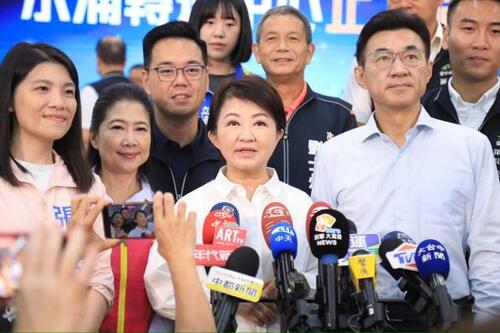 1150805賴清德赴台中「民進黨行動中常會」盧秀燕喊話：先關心一下食安