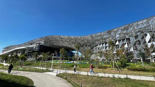 1150806四千多個攤位撐起中台灣產業櫥窗 台中水湳躍升國際會展新核心 賴正鎰：商務人流帶動企業設點、住宿及居住需求 西屯前七月房市交易逆勢增七成