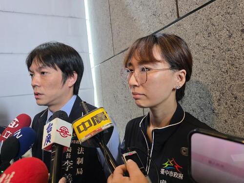 1150811中市府驚爆4人6年前採購案洩密2人交保 時任盧秀燕祕書李政軒也涉案 法制局長李善植：市府尊重司法 盼勿枉勿縱 若當事人真的清白要盡速還當事人的清白