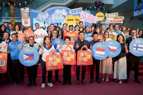 1150816台中購物節獲商業奧斯卡肯定!勇奪美國國際商業大獎「公部門類銀獎」