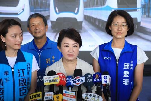 1150907中捷藍線外觀設計票選9/10登場   盧市長邀全民決定藍線風貌  交通部明年補助中捷藍線45億 盧秀燕：比原核定少一半 不擔心不給錢 只擔心慢了 會繼續爭取