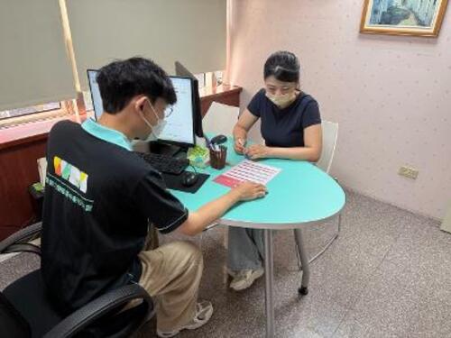 1150908深度諮詢找回職涯自信！中彰投分署用專業陪伴青年衝破迷惘重返職場