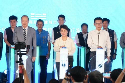 1150911崇德殯儀館準備改建！盧市長：中賓停車場啟用完善配套 交通局長：提供401席汽車與375席機車位 特別設置巨大集團捐贈的22柱YouBike站