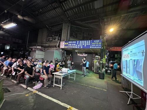 1150930中市向上市場污水接管克服施工挑戰 水利局逐攤溝通改善市場環境