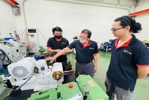 1150210專業不退休、經驗永傳承！中彰投分署助企業留才傳技見成效