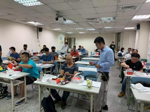 1150215職能加值馬力全開 勞工大學百門課程即日起開放報名!