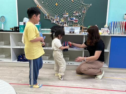 1150221家長有需求即開辦！中市公幼延長照顧服務全面到位 開辦率99%減輕育兒負擔