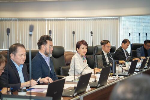 1150304關稅、能源雙衝擊 中市府率先邀產業代表座談 盧市長提3大建議籲中央「化被動為主動」！江啟臣祭「出口退稅」與「城市聯盟」兩大策 助盧秀燕深化訪美成果產品圖