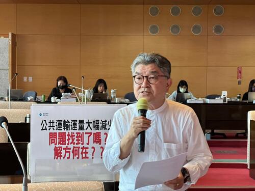 1150331台中公車惹民怨 李中議員：營運已到了非改不可情況 張芬郁議員：脫班誤點 建議公車聯營創四贏
