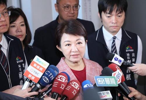 1150408民進黨團：狼教練性侵破百罪 盧市府至今無人負責、零制度改革 盧秀燕市長：沒有未掌握的情形也沒有包庇 嚴懲失職人員 全面強化制度防護、還給孩子公道