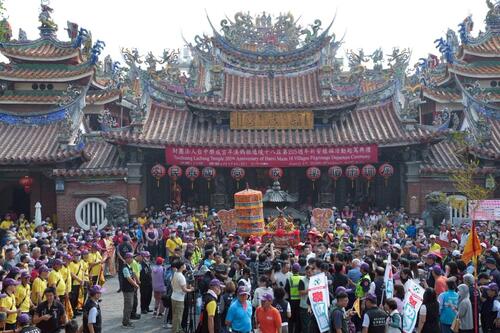 1150417傳承205年香火不輟！ 台中樂成宮「旱溪媽祖」今起駕出巡賜福 盧秀燕、江啓臣、劉世芳、何欣純同框扶轎 盧市長祈3願：盼國泰民安、風調雨順