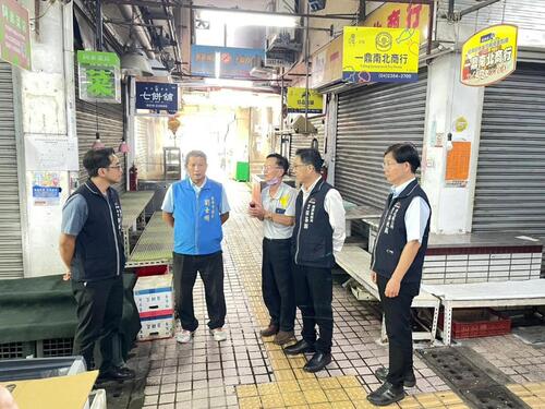 1150417劉士州議員針對報載「南屯市場漏水8年未解決」案邀會勘 發現竟是烏龍一場