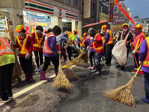 1150418「環保英雄與女神同行！」大甲媽祖遶境登場 中市環保局號召3千志工守護沿線環境